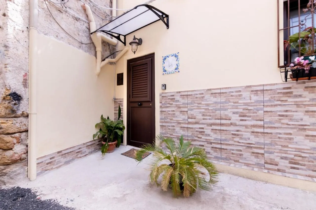 Al Vicoletto Little House Apartment Palermo Italy